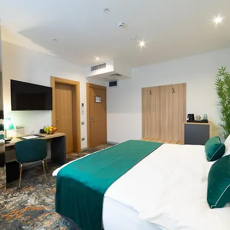 Tomis Garden Aparthotel 4*