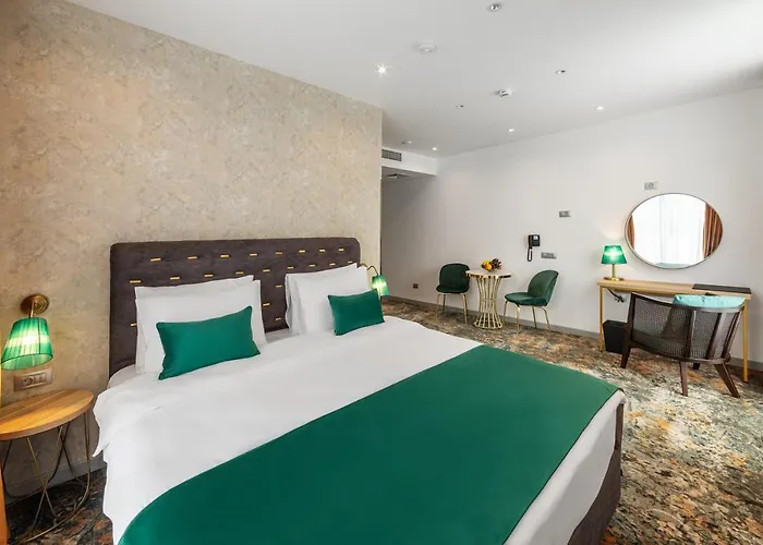 Tomis Garden Aparthotel 4*
