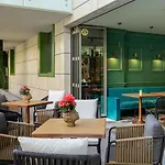 Ξενοδοχείο με διαμερίσματα Tomis Garden 4*
