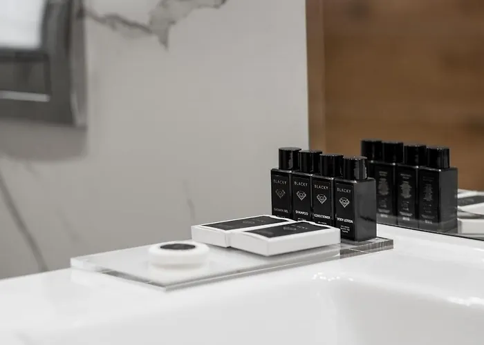 Tomis Garden Ξενοδοχείο με διαμερίσματα 4*