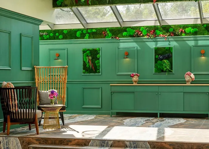 Tomis Garden شقة فندقية 4*