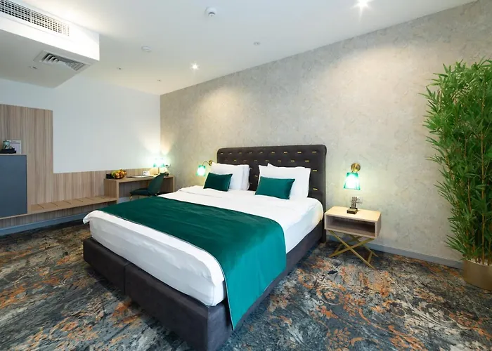 Ξενοδοχείο με διαμερίσματα Tomis Garden 4*