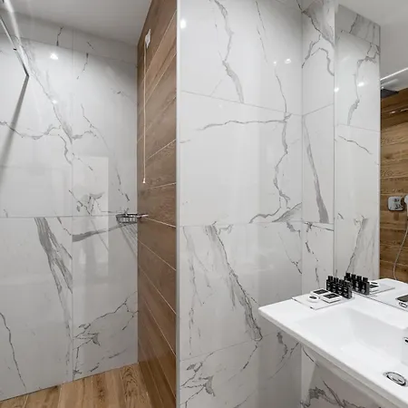 Tomis Garden Apartmanhotel Bukarest